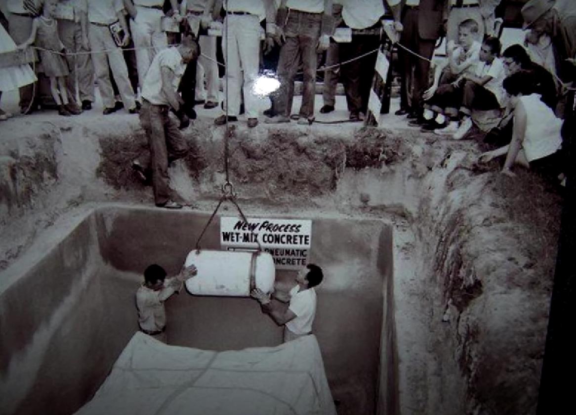 50 yıldır toprak altında olan klasik otomobil gün yüzüne çıktı