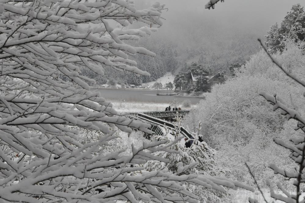 Abant Gölü'nden kar manzaraları