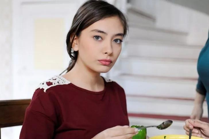 Kadir Doğulu'nun Rus güzeli kayınvalidesi! Neslihan Atagül'ün annesine bakın...