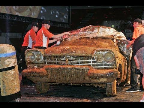 50 yıldır toprak altında olan klasik otomobil gün yüzüne çıktı