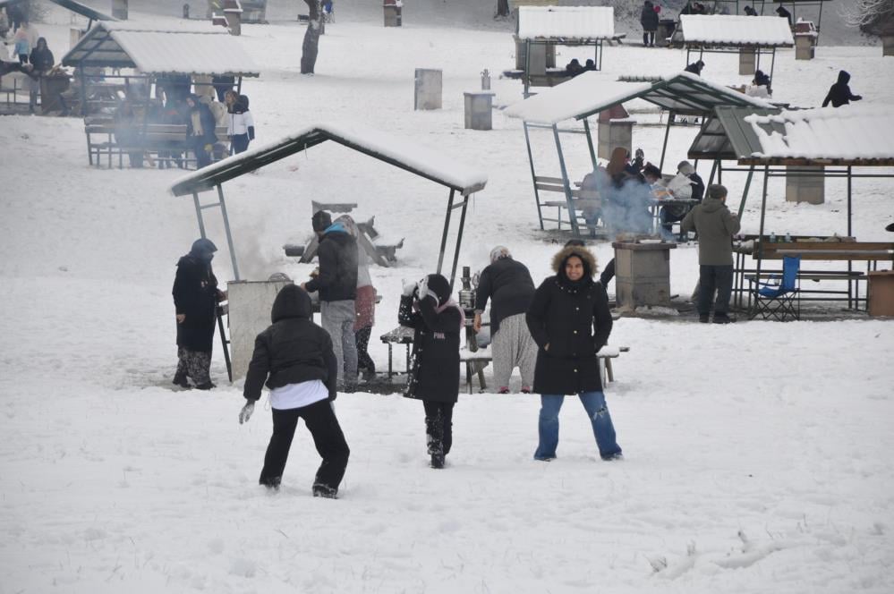 Abant Gölü'nden kar manzaraları