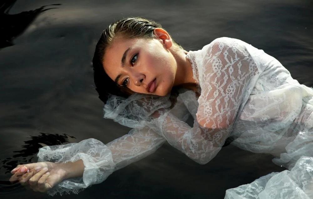 Kadir Doğulu'nun Rus güzeli kayınvalidesi! Neslihan Atagül'ün annesine bakın...