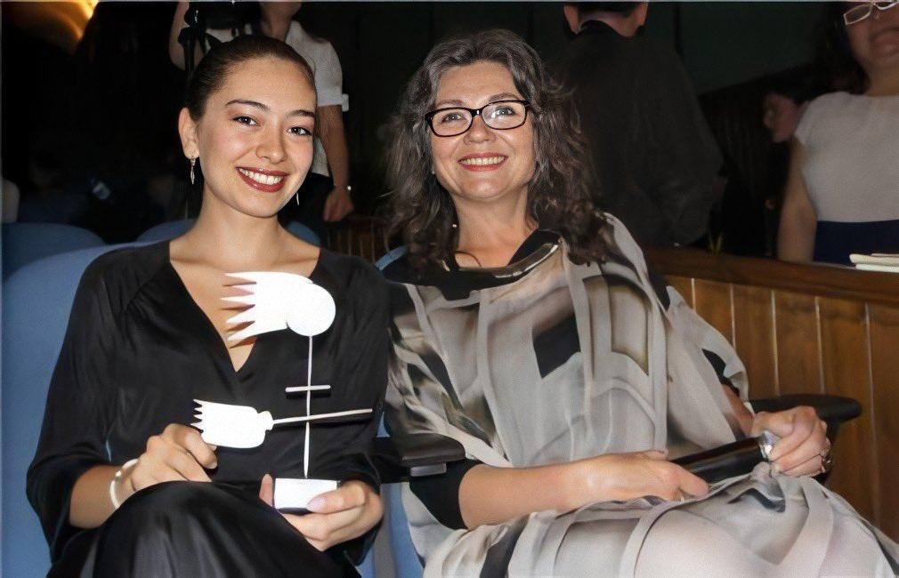 Kadir Doğulu'nun Rus güzeli kayınvalidesi! Neslihan Atagül'ün annesine bakın...