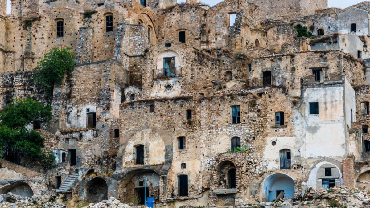 Dünyanın terk edilmiş tüyler ürperten en gizemli yerleri! Bu yerleri gezmek yürek ister...