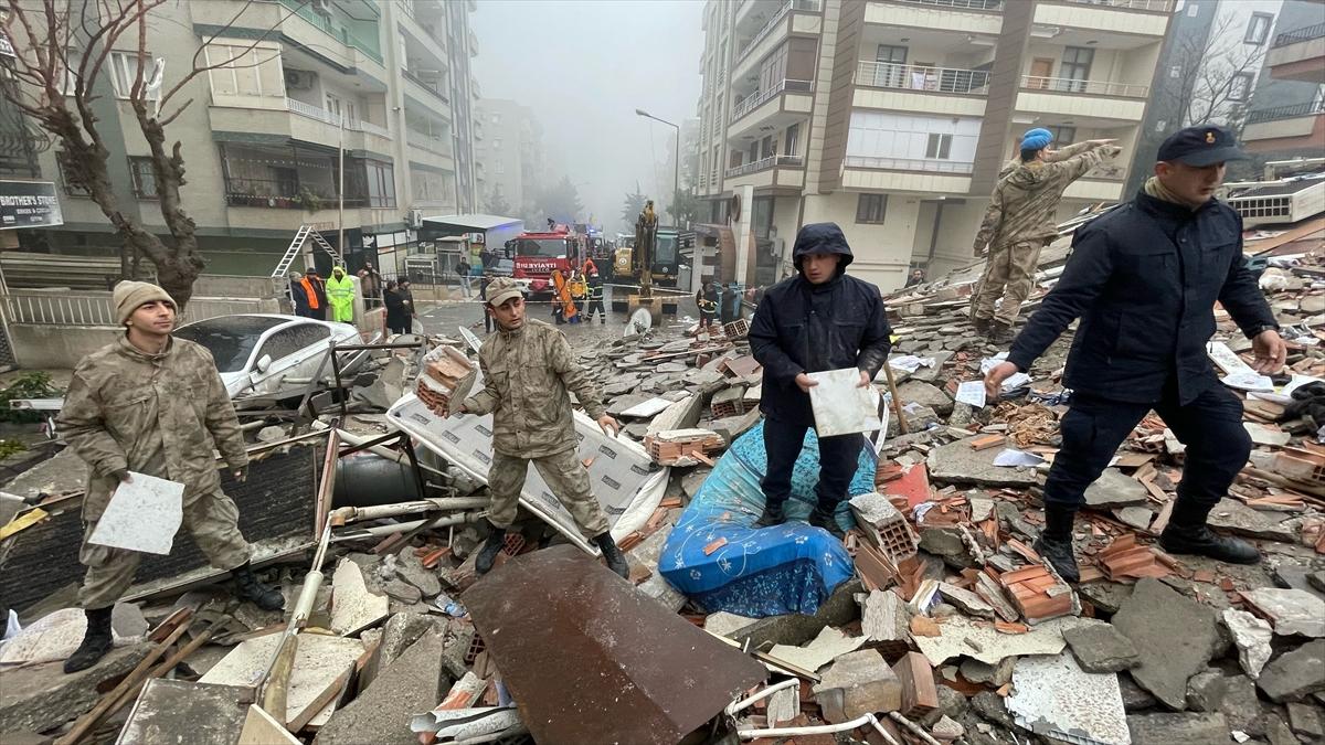 Kahramanmaraş, 7.7 şiddetindeki depremle sarsıldı
