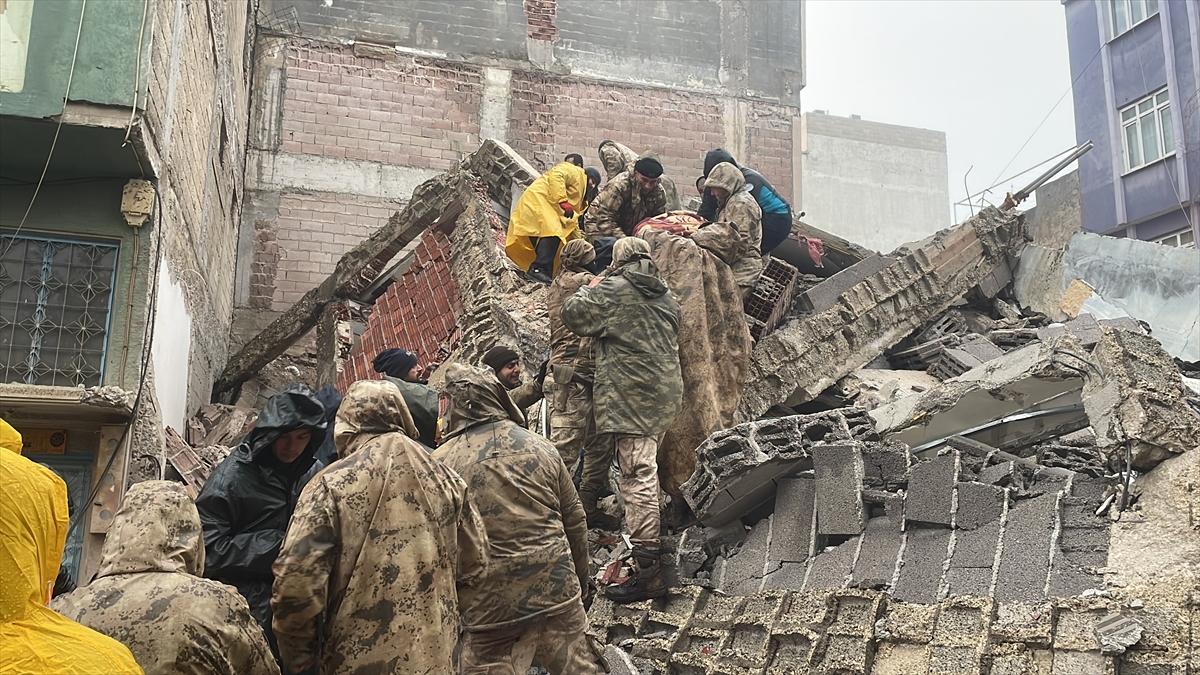Kahramanmaraş, 7.7 şiddetindeki depremle sarsıldı