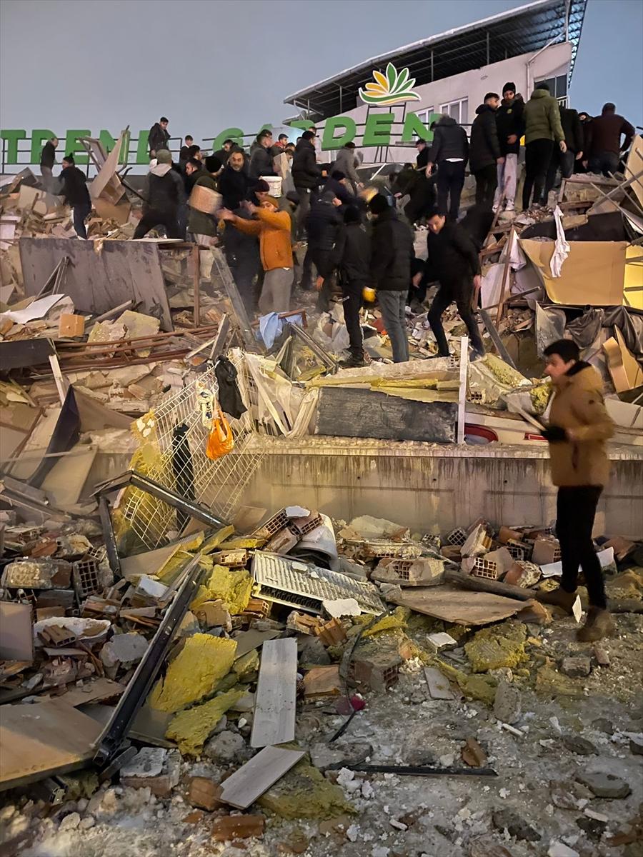 Kahramanmaraş, 7.7 şiddetindeki depremle sarsıldı