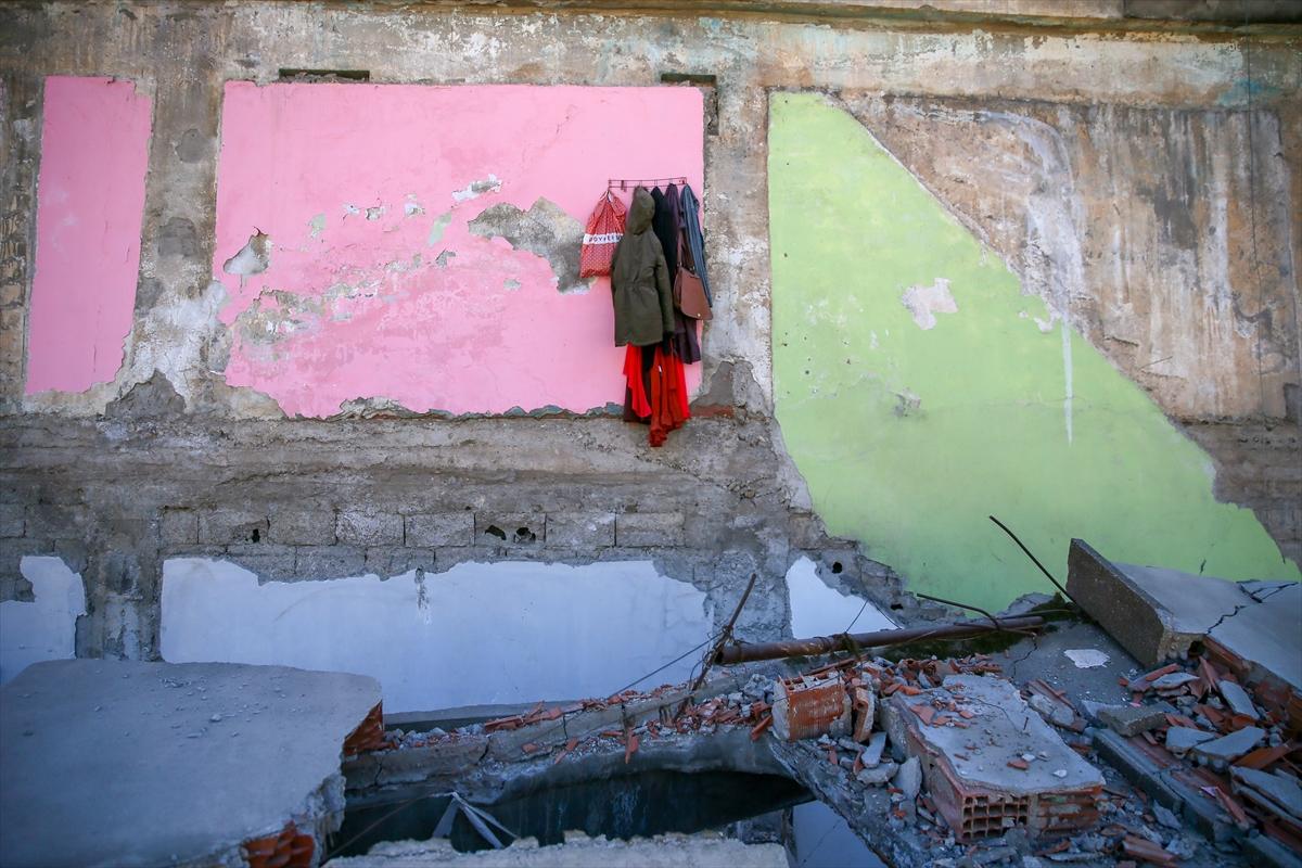 Depremin vurduğu Nurdağı'nda depremzedelerden geriye kalanlar