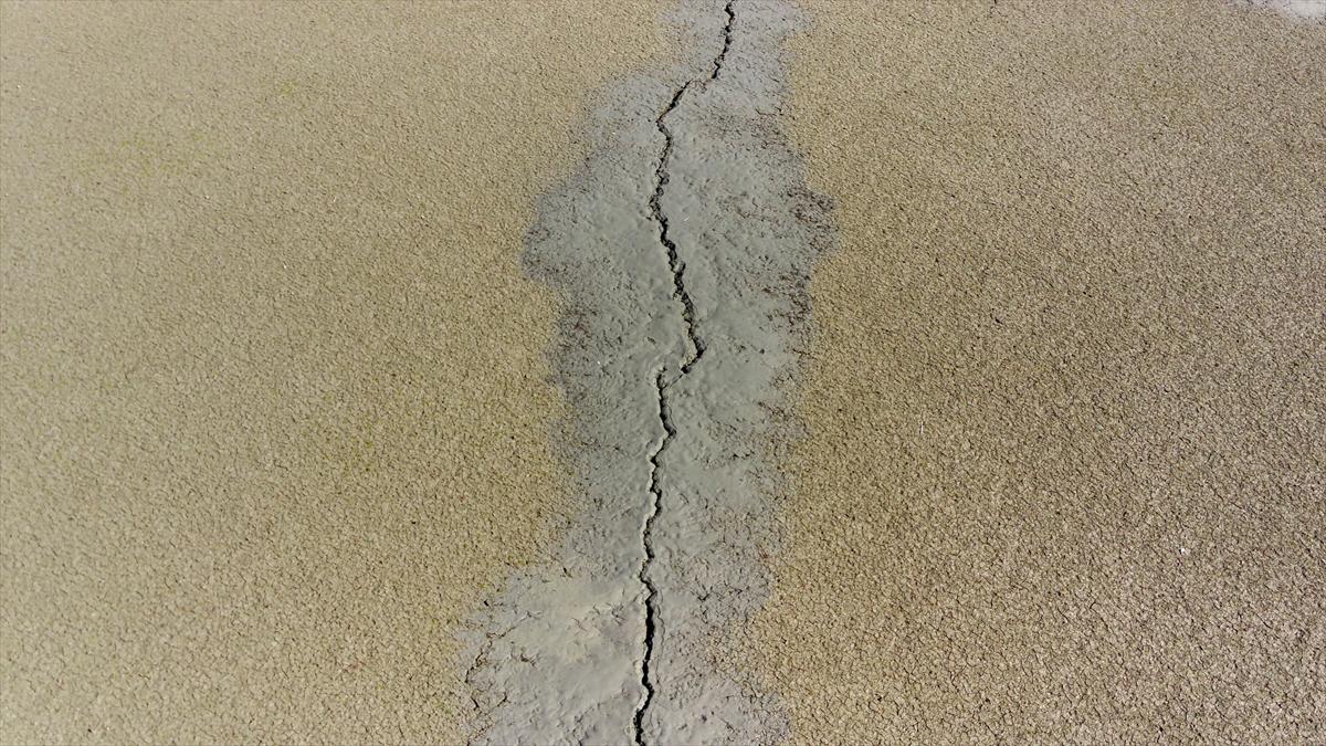 Elazığ'da fay hattındaki zemin sıvılaşması