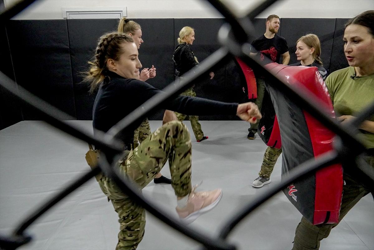 Çeçenistan'da kadın güvenlik güçlerinin zorlu eğitimi