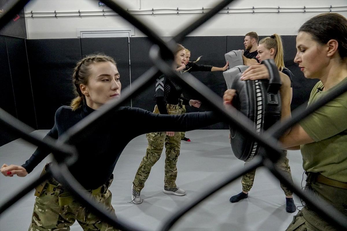 Çeçenistan'da kadın güvenlik güçlerinin zorlu eğitimi