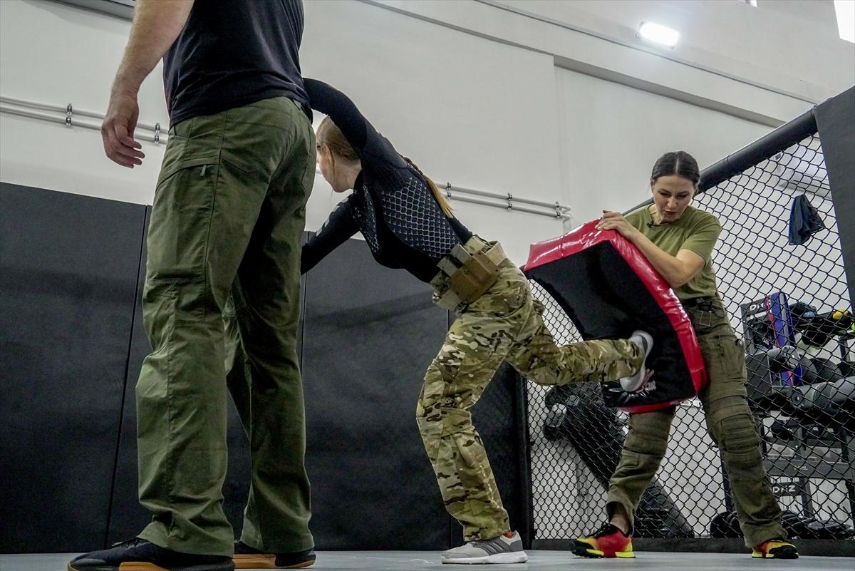 Çeçenistan'da kadın güvenlik güçlerinin zorlu eğitimi