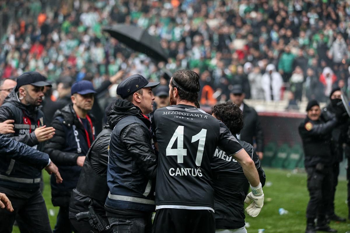 Bursaspor ve Amedspor arasındaki olaylı maç