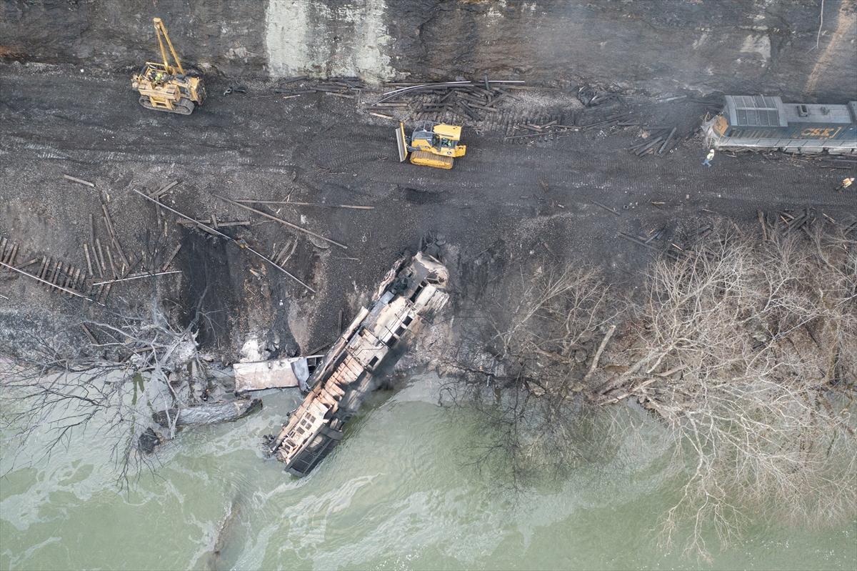 ABD'de tren kazası! 3 kişinin yaralandığı kazanın şiddeti gözler önüne serildi