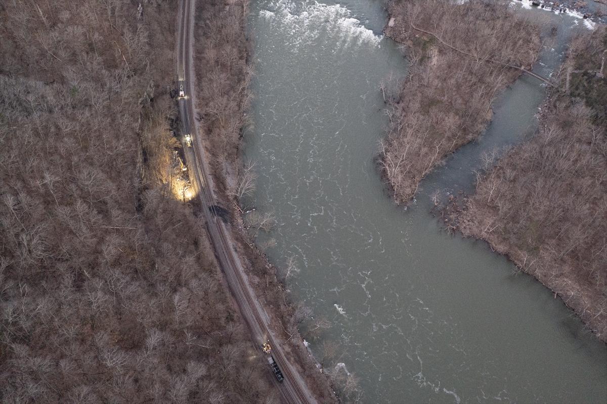 ABD'de tren kazası! 3 kişinin yaralandığı kazanın şiddeti gözler önüne serildi