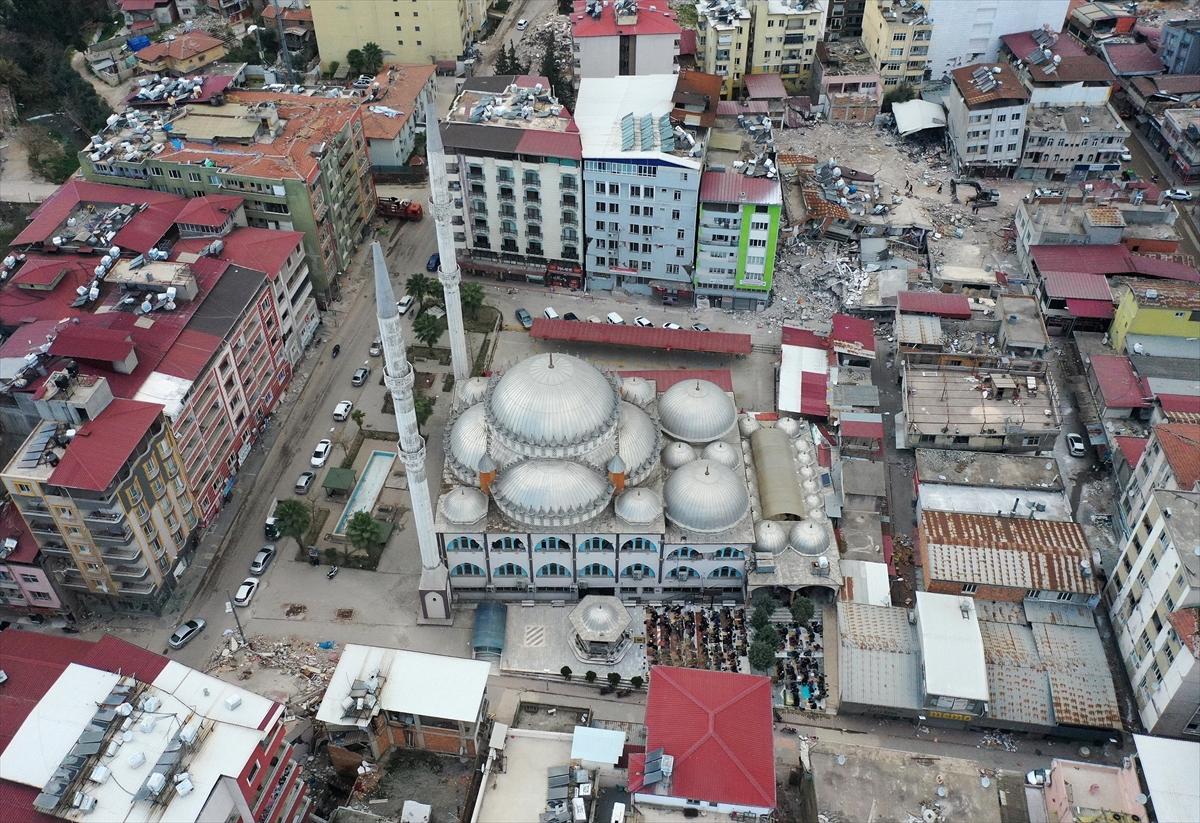 Depremin üzerinden 1 ay geçti! Afet bölgesinde 5'inci cuma namazı...