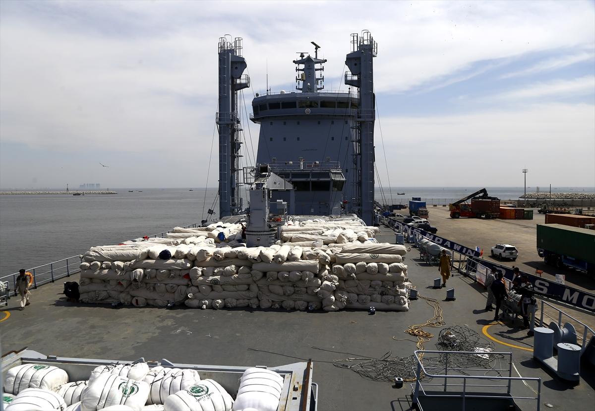 Türkiye'ye yardım devam ediyor! Pakistan 3. gemiyi de yola çıkarttı