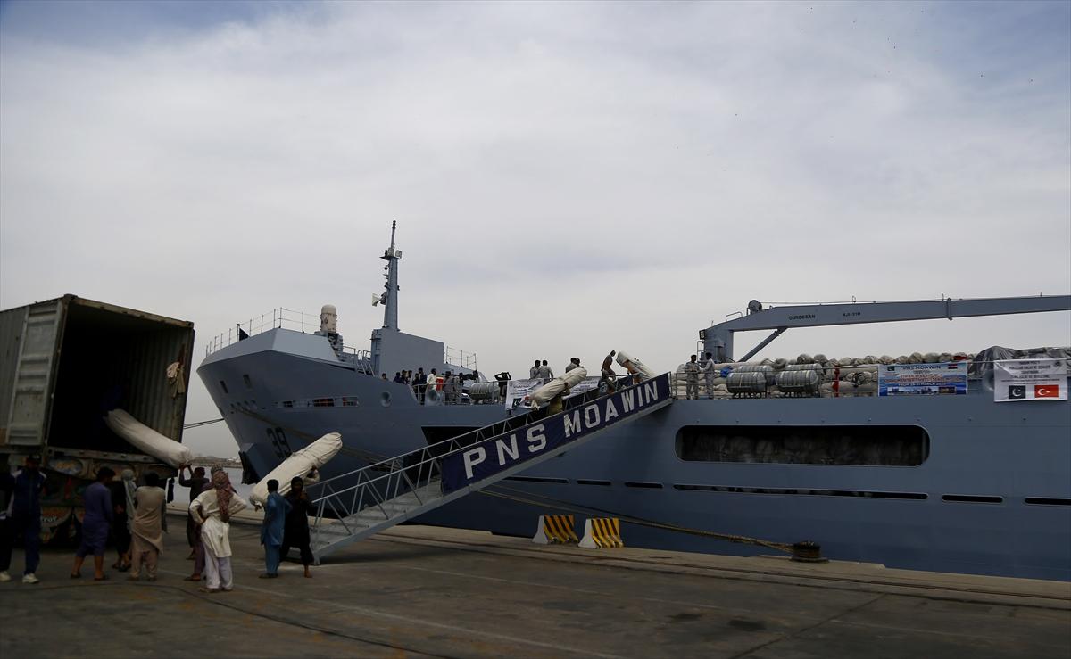 Türkiye'ye yardım devam ediyor! Pakistan 3. gemiyi de yola çıkarttı