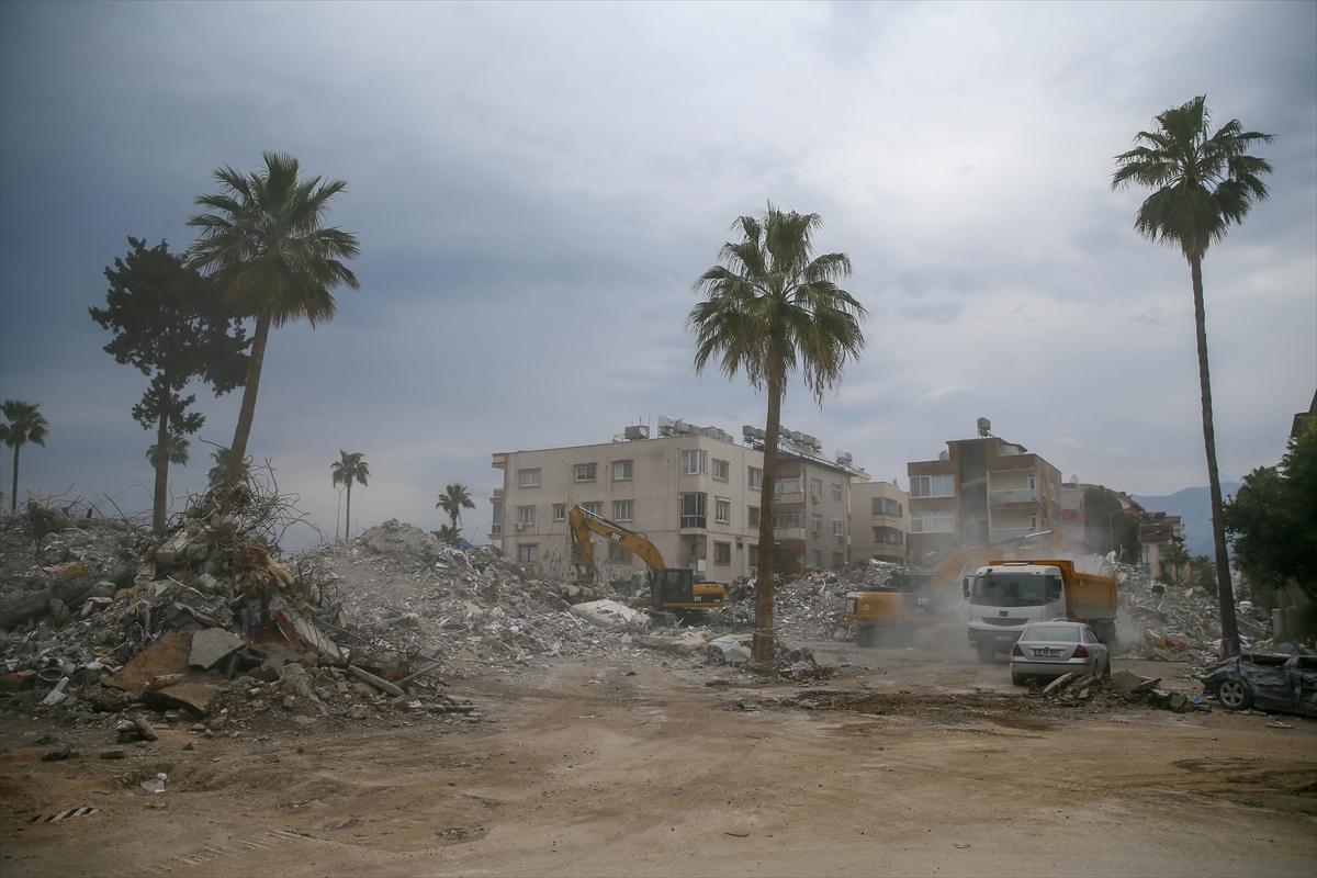 Yıkılan Eda Apartmanı'ndan geriye kalanlar