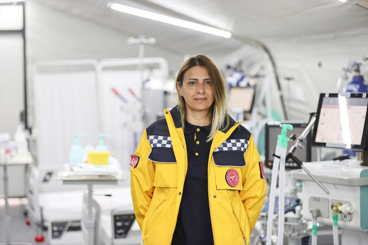 Deprem bölgesinde buruk 14 Mart Tıp Bayramı: İşte fedakar sağlıkçılar