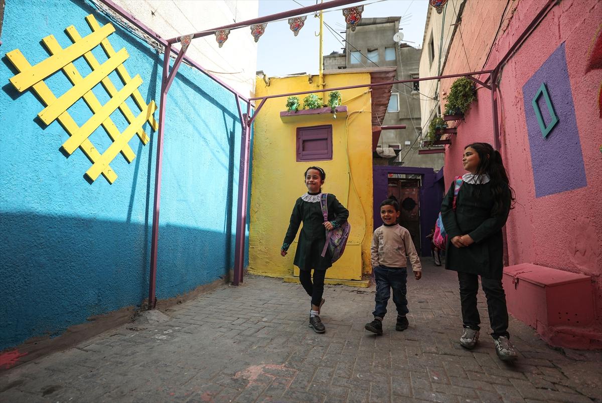 Abluka altındaki Gazze rengarenk! Filistinli sanatçılar, duvarları resimlerle donattı