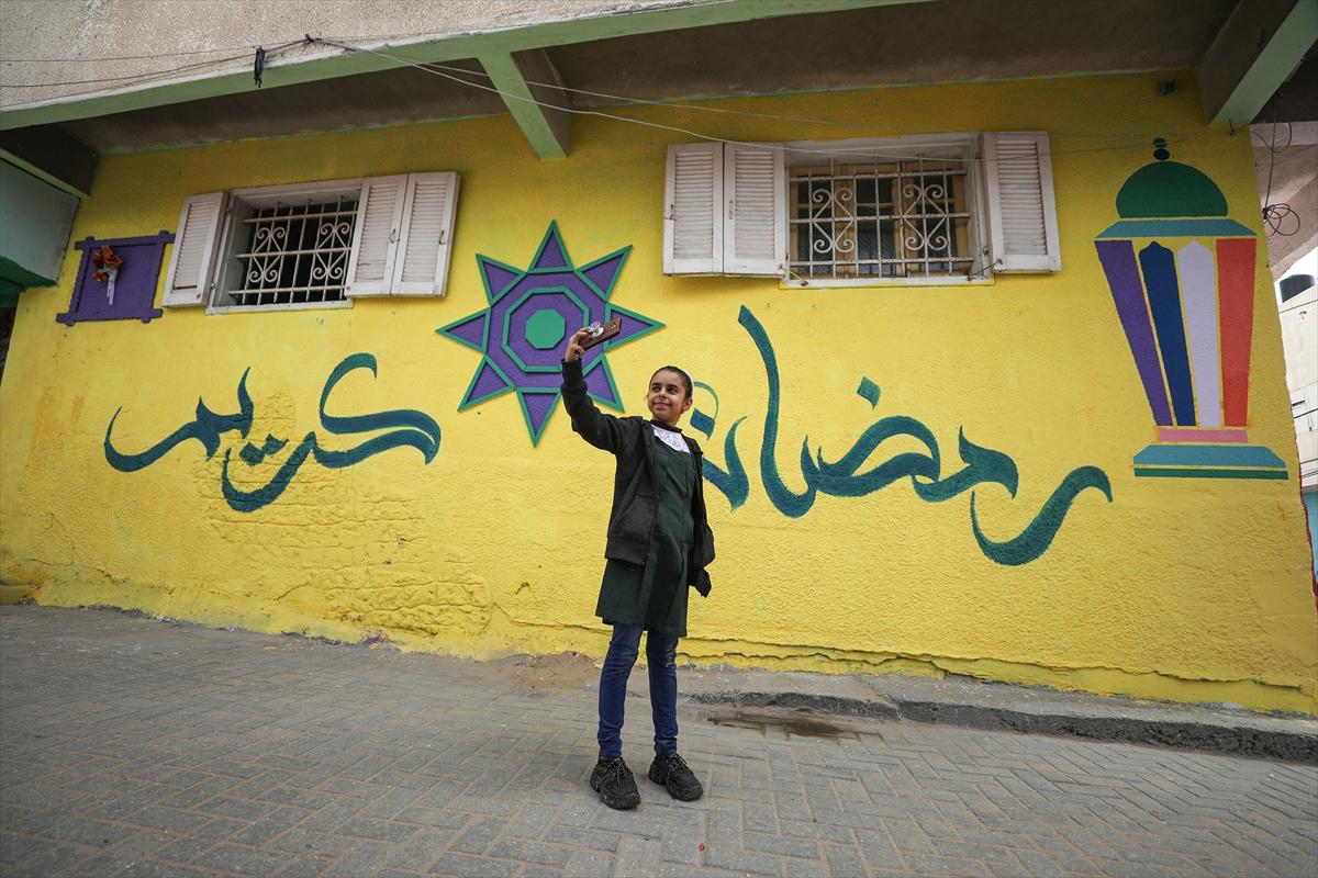 Abluka altındaki Gazze rengarenk! Filistinli sanatçılar, duvarları resimlerle donattı