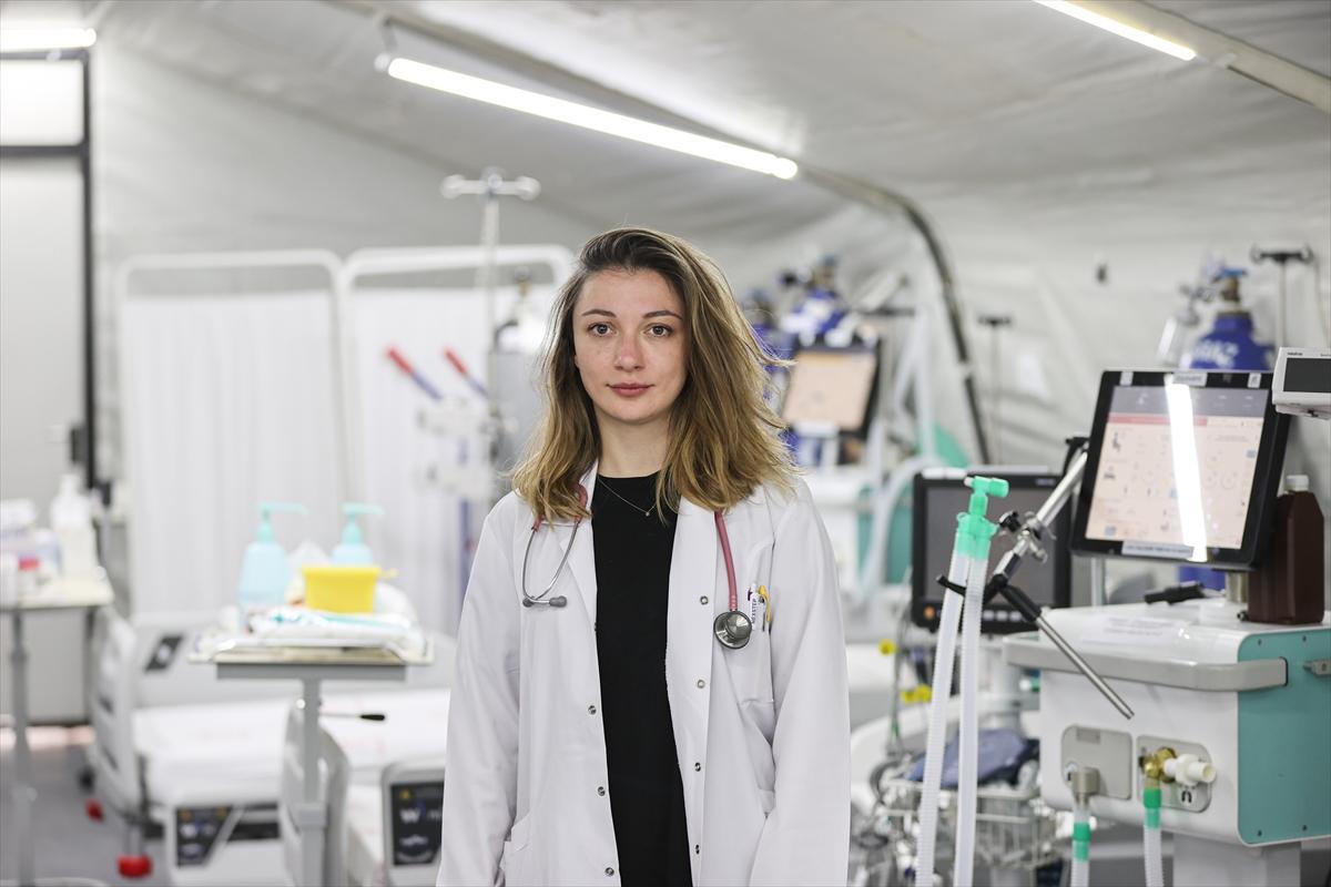 Deprem bölgesinde buruk 14 Mart Tıp Bayramı: İşte fedakar sağlıkçılar