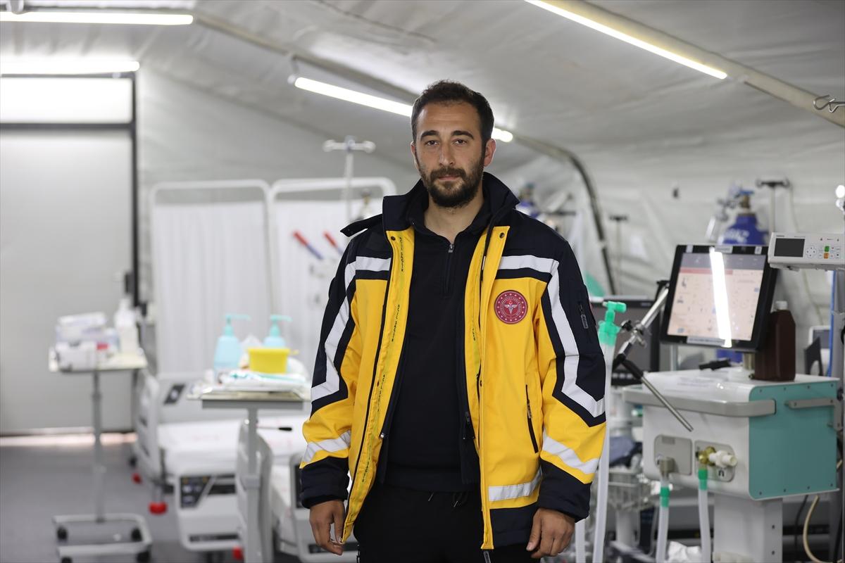 Deprem bölgesinde buruk 14 Mart Tıp Bayramı: İşte fedakar sağlıkçılar