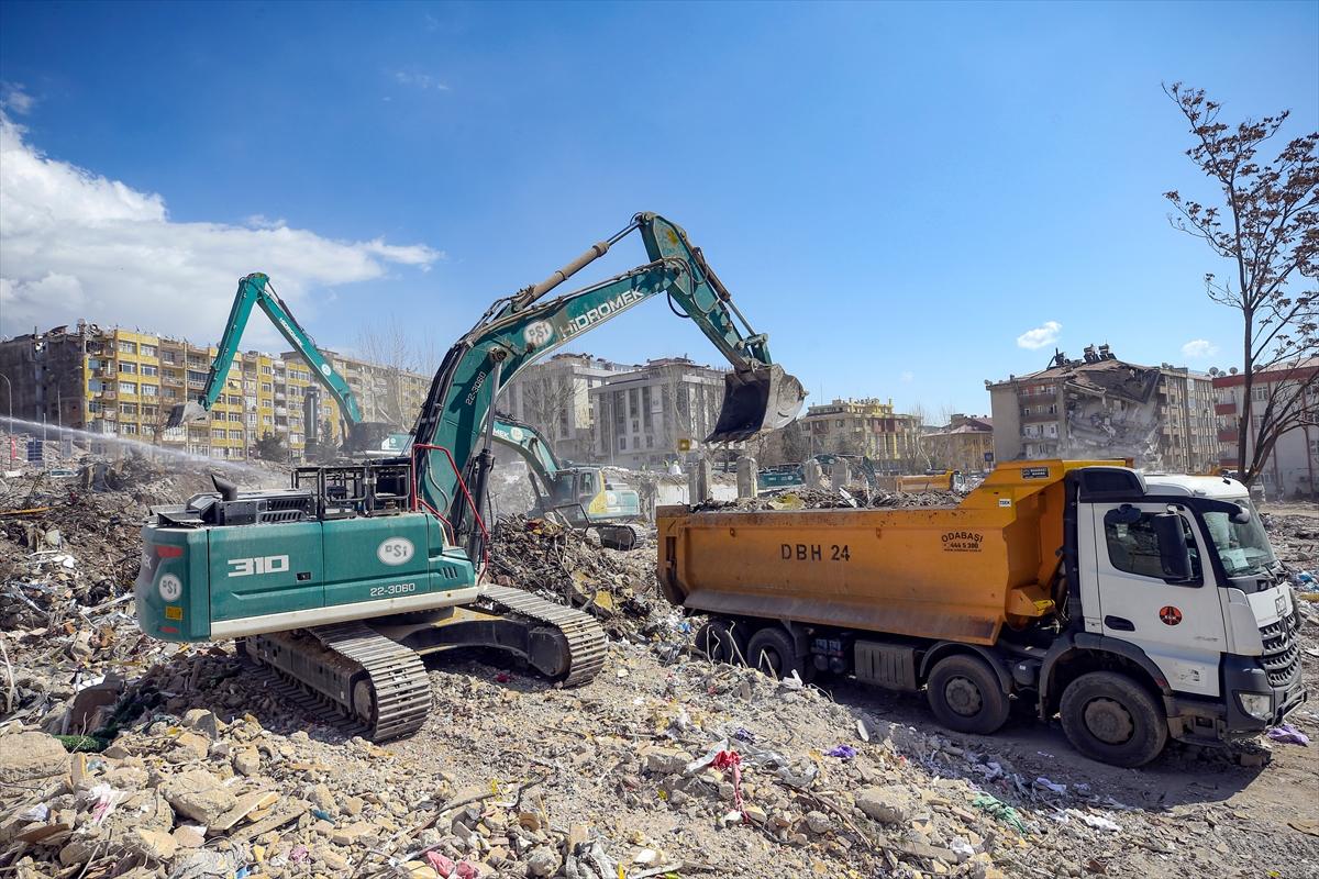 39 gün oldu! Kahramanmaraş'ta depremin izleri siliniyor