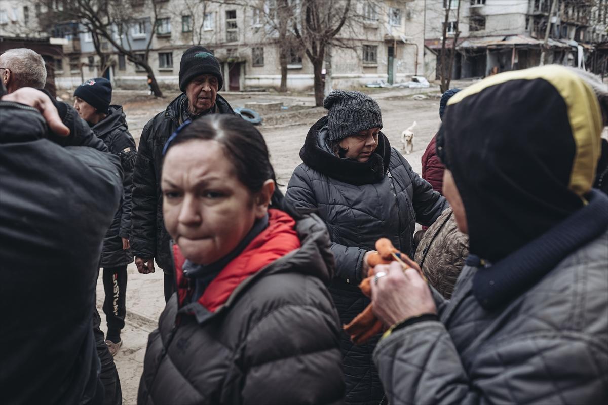 Savaşta tansiyon düşmüyor! Ukraynalı sivillerin bölgeden tahliyesi devam ediyor