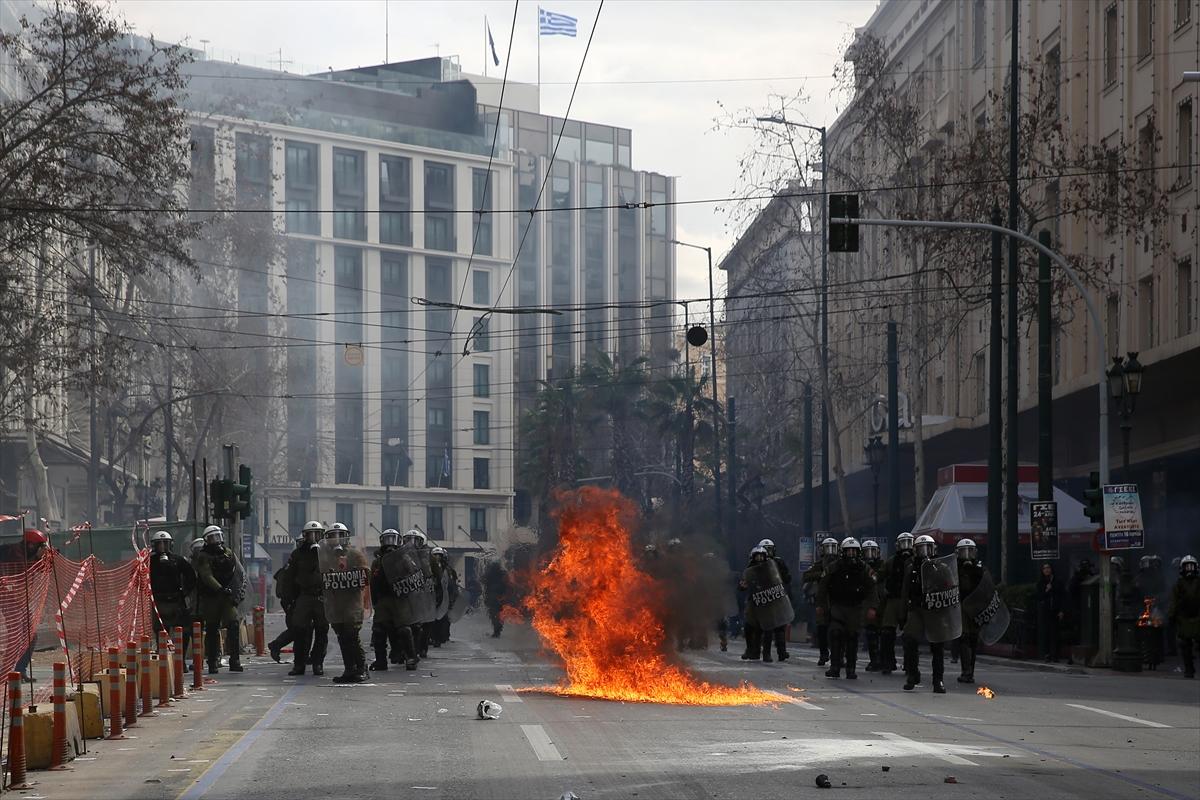 Yunanistan bir kez daha karıştı! Tren kazası nedeniyle halk yeniden sokaklara döküldü