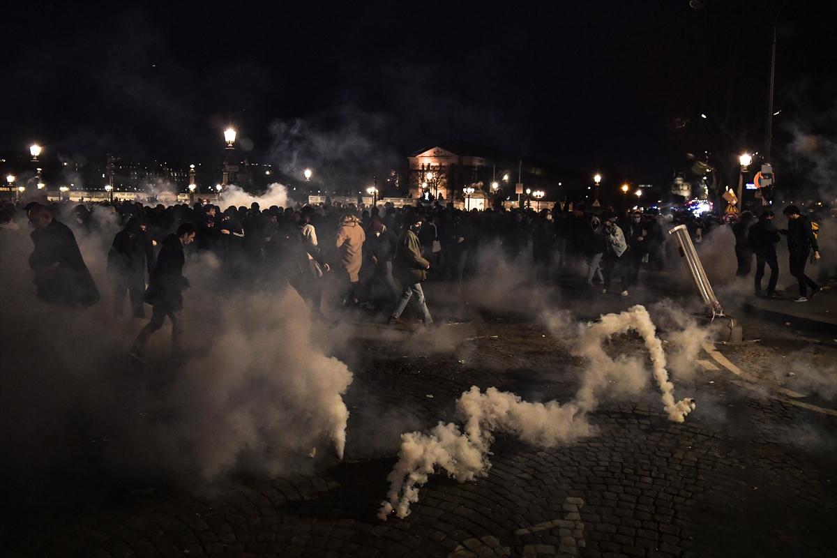 Avrupa'nın göbeğinde eylem! Emeklilik reformu karşıtları güvenlik güçleriyle karşı karşıya geldi