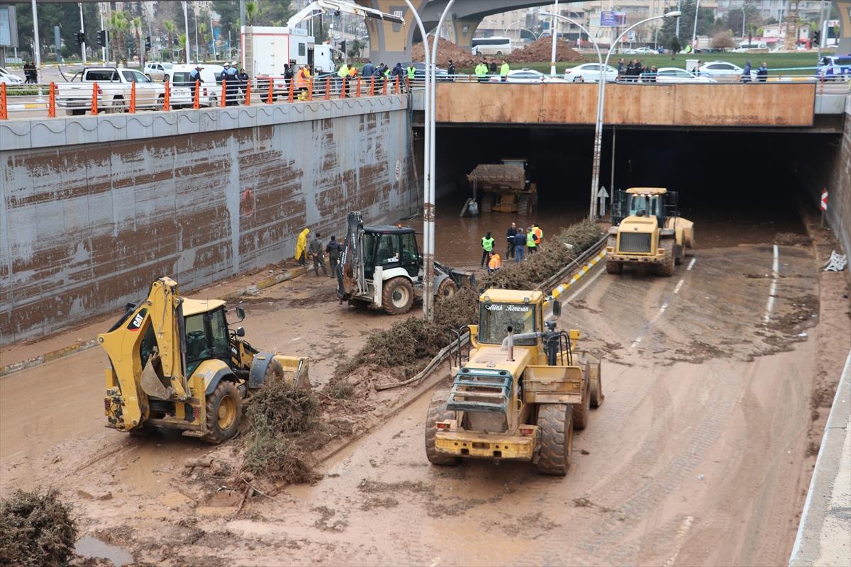Sel felaketinde 3. gün! Şanlıurfa'da temizlik çalışmaları devam ediyor