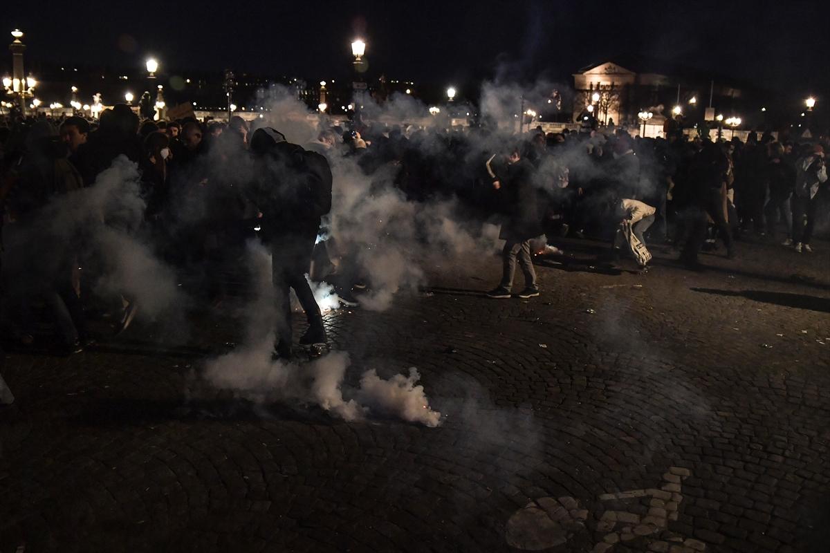 Avrupa'nın göbeğinde eylem! Emeklilik reformu karşıtları güvenlik güçleriyle karşı karşıya geldi