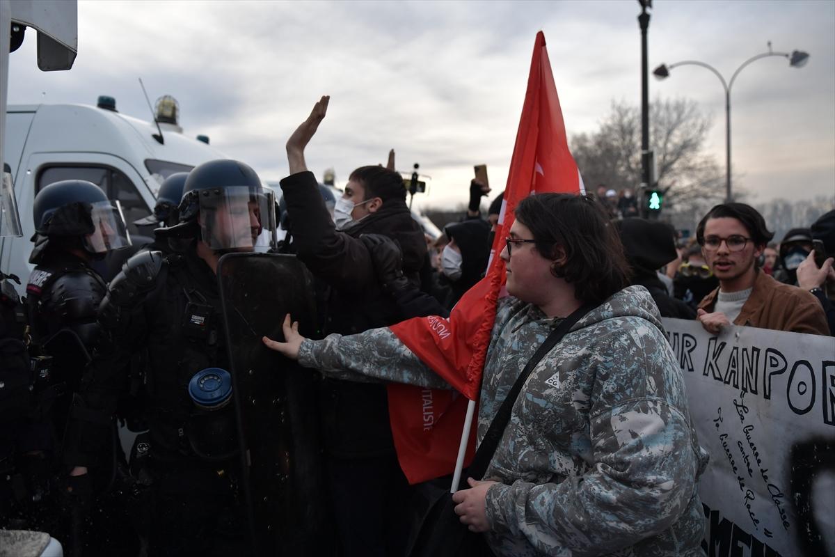 Avrupa'nın göbeğinde eylem! Emeklilik reformu karşıtları güvenlik güçleriyle karşı karşıya geldi