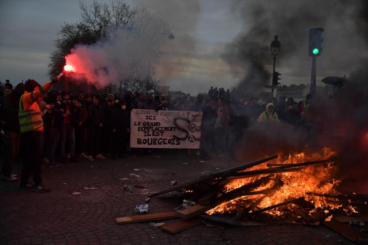 Avrupa'nın göbeğinde eylem! Emeklilik reformu karşıtları güvenlik güçleriyle karşı karşıya geldi