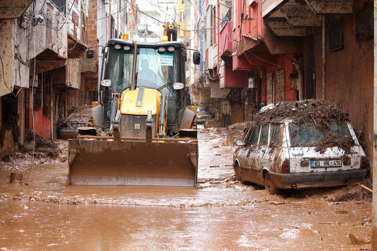 Sel felaketinde 3. gün! Şanlıurfa'da temizlik çalışmaları devam ediyor