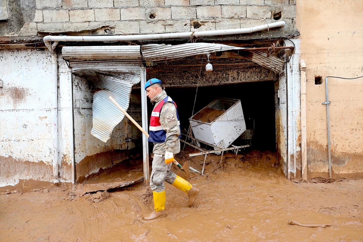 Sel felaketinde 3. gün! Şanlıurfa'da temizlik çalışmaları devam ediyor