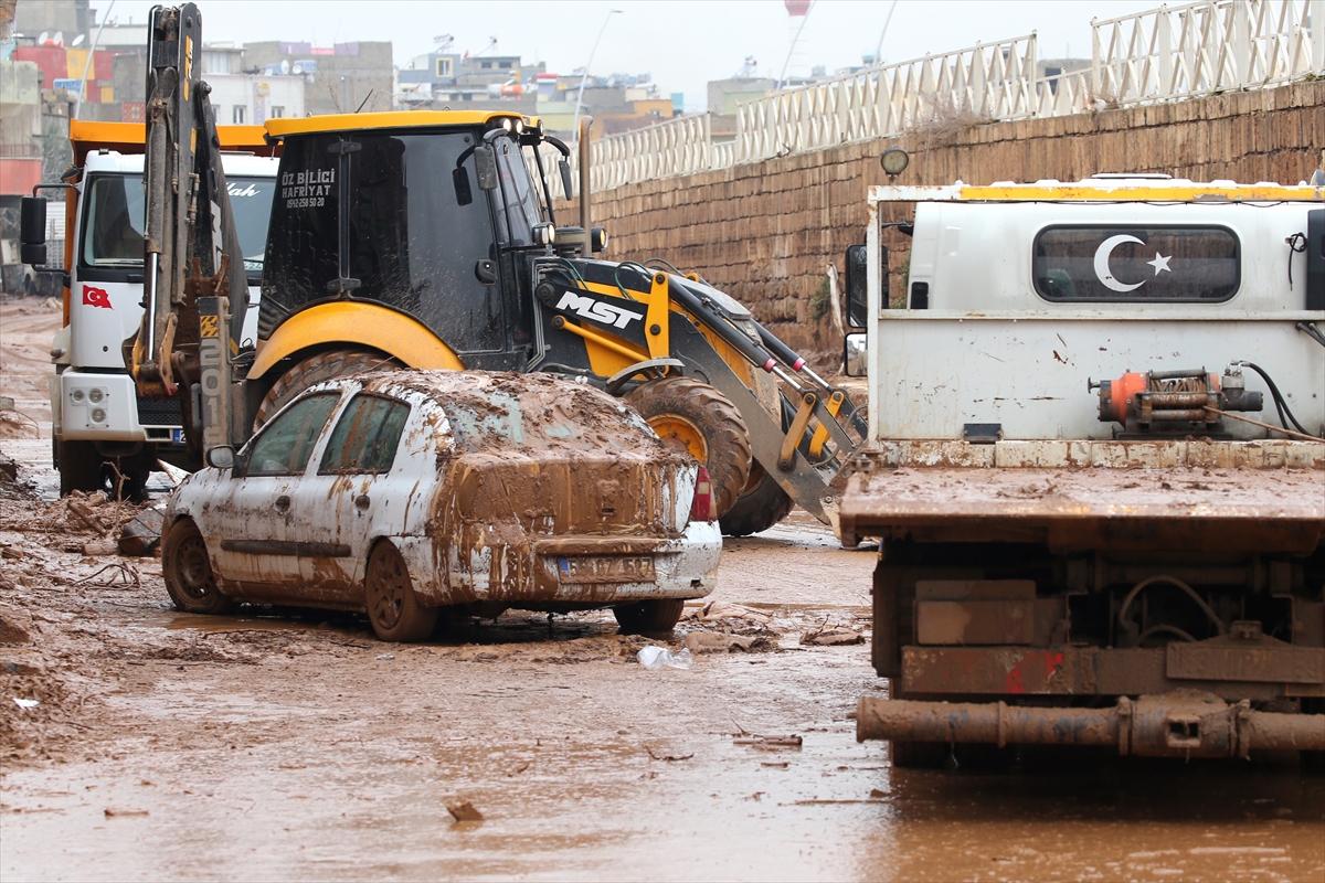 Sel felaketinde 3. gün! Şanlıurfa'da temizlik çalışmaları devam ediyor