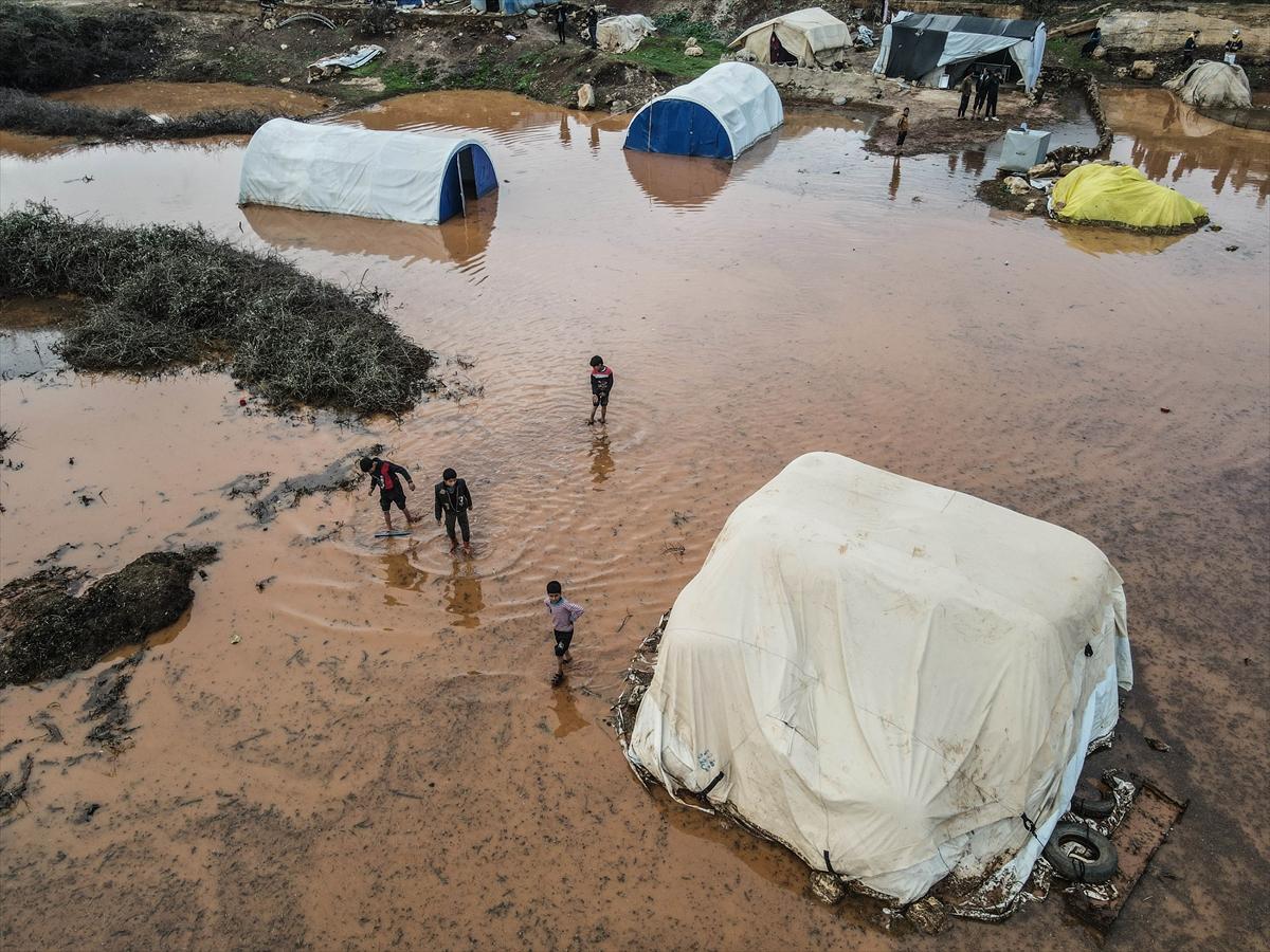 Suriye'yi de depremin ardından sel vurdu