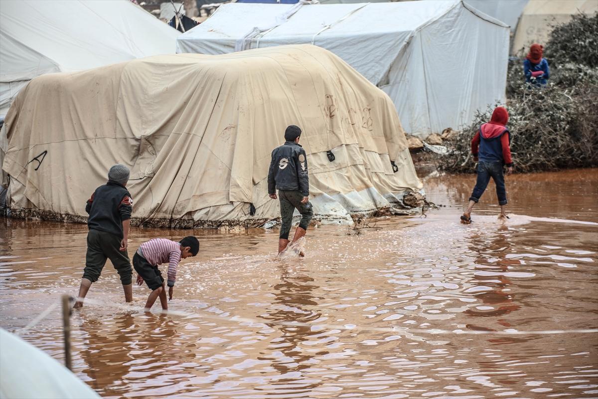 Suriye'yi de depremin ardından sel vurdu