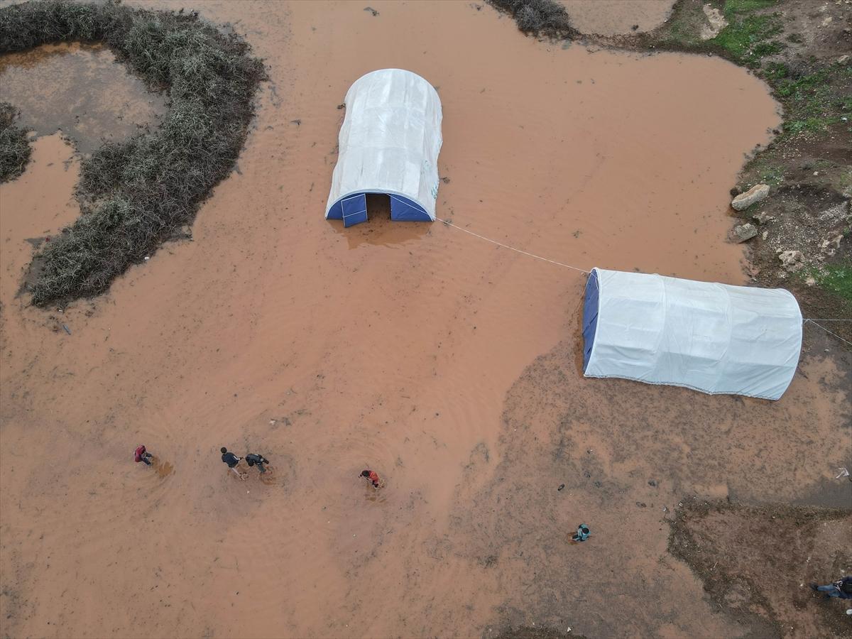 Suriye'yi de depremin ardından sel vurdu