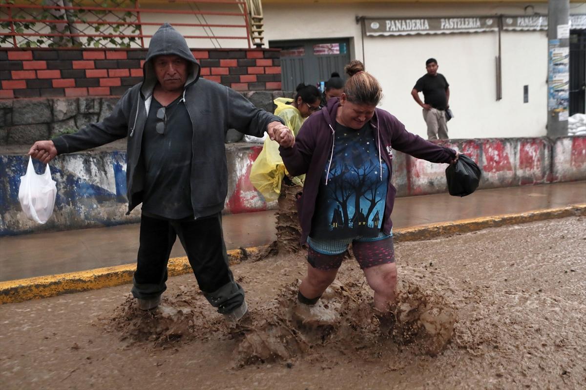 Peru sele teslim oldu! 2 bin 500 kişi evsiz kaldı