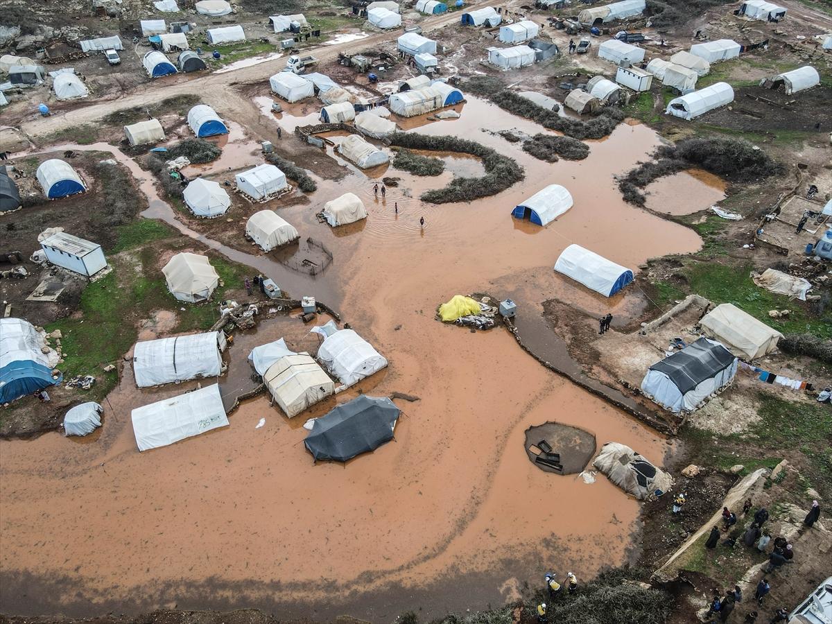 Suriye'yi de depremin ardından sel vurdu