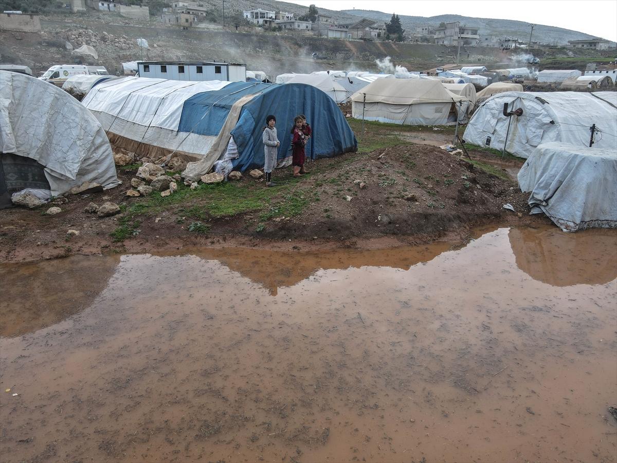 Suriye'yi de depremin ardından sel vurdu