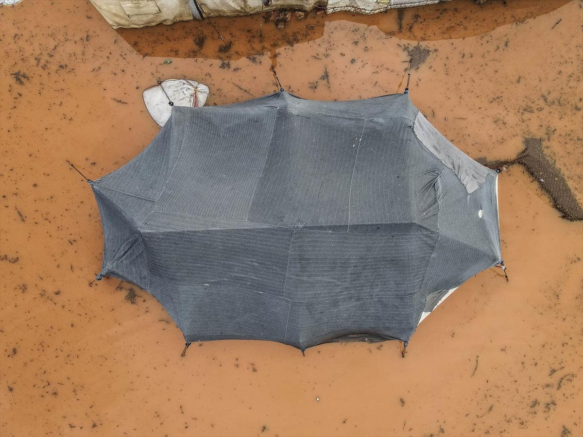 Suriye'yi de depremin ardından sel vurdu