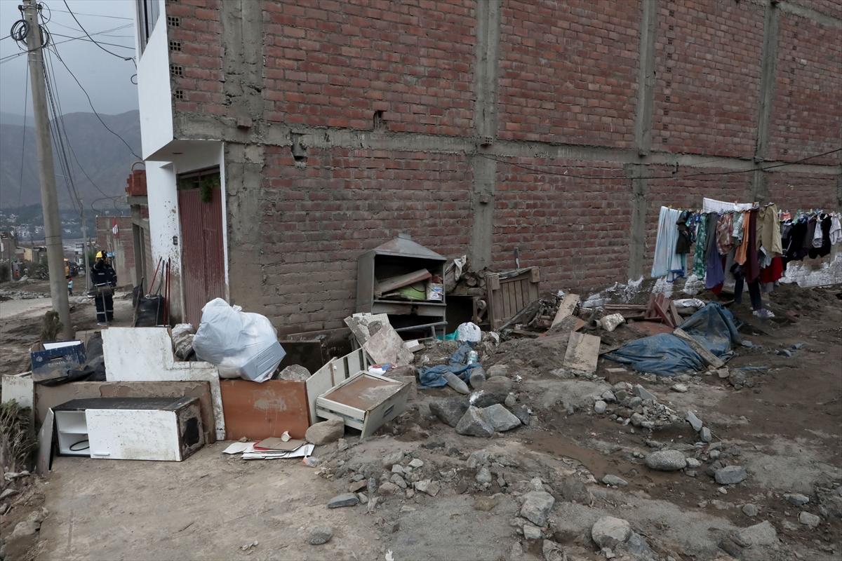 Peru sele teslim oldu! 2 bin 500 kişi evsiz kaldı