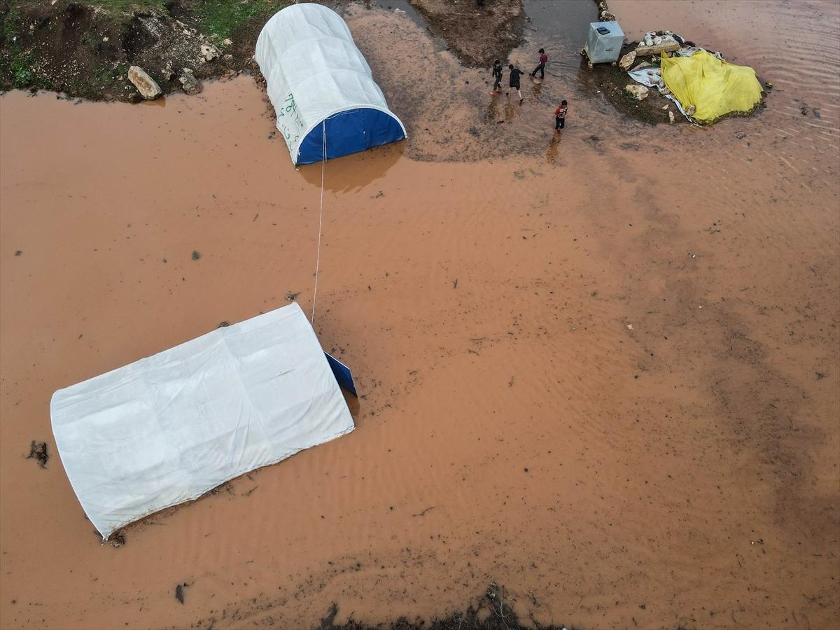 Suriye'yi de depremin ardından sel vurdu