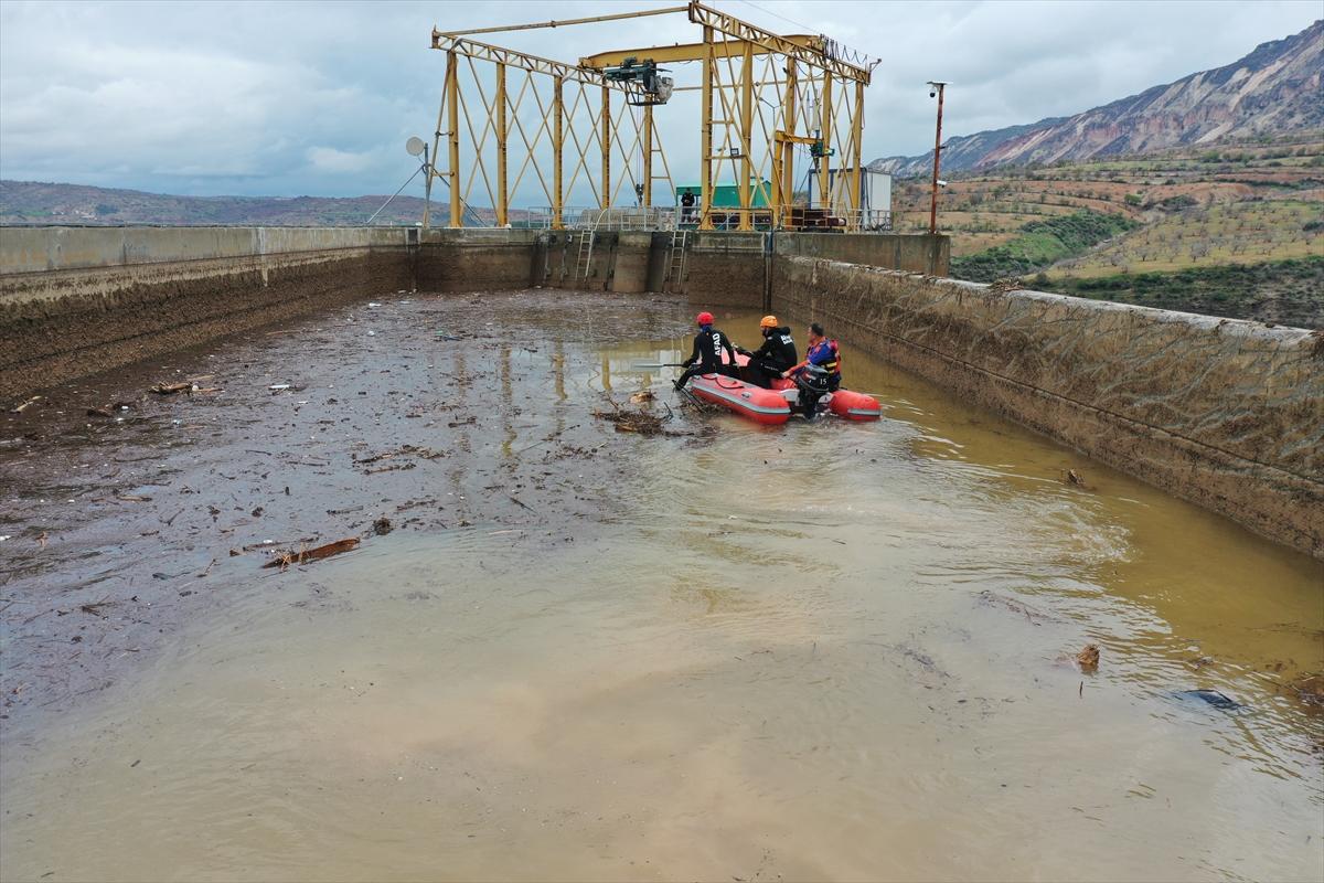 Önce deprem sonra sel! Adıyaman'da 6'ncı günde sele kapılan vatandaşlar aranmaya devam ediyor
