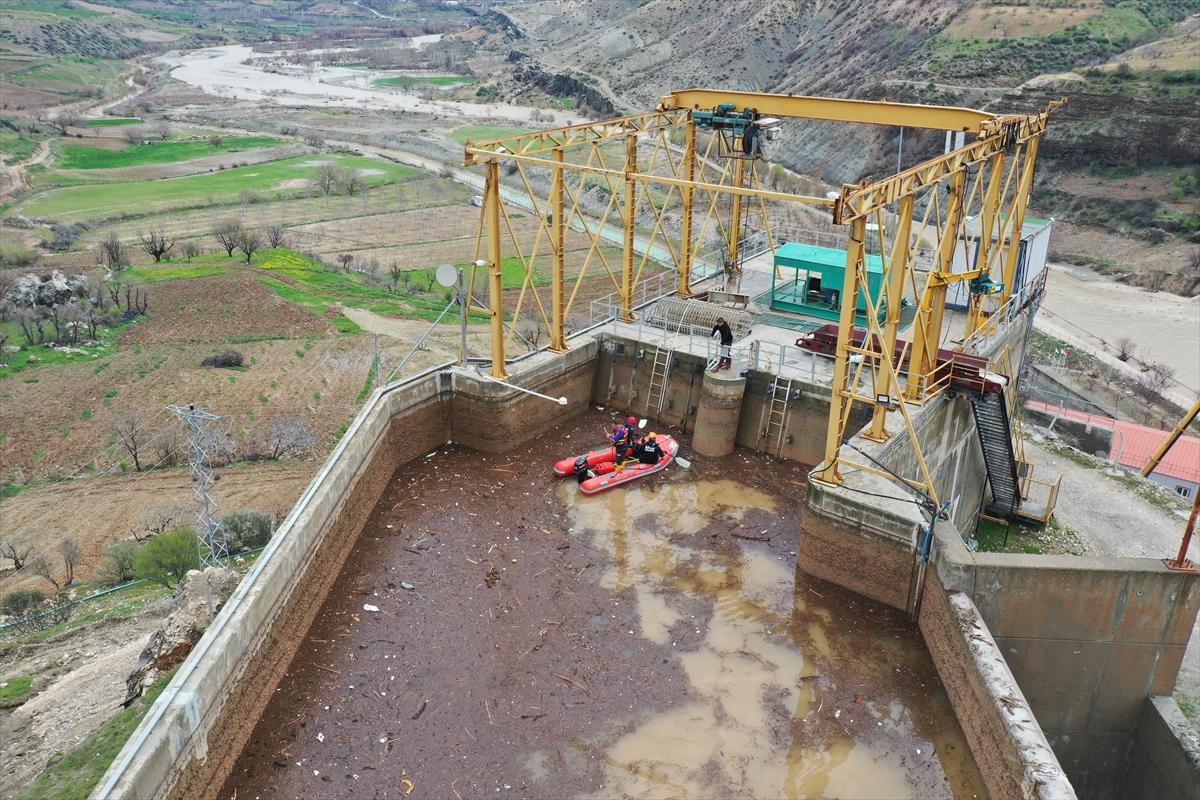 Önce deprem sonra sel! Adıyaman'da 6'ncı günde sele kapılan vatandaşlar aranmaya devam ediyor